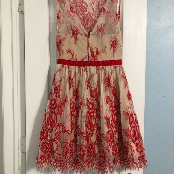 Jodi Kristopher Lace Dress - Picture 3 of 4